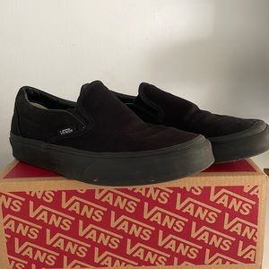 Vans off the wall (Black classic slip-on)